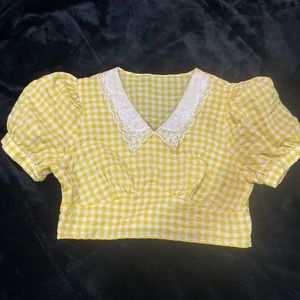 Cute cropped vintage top. Size M/L